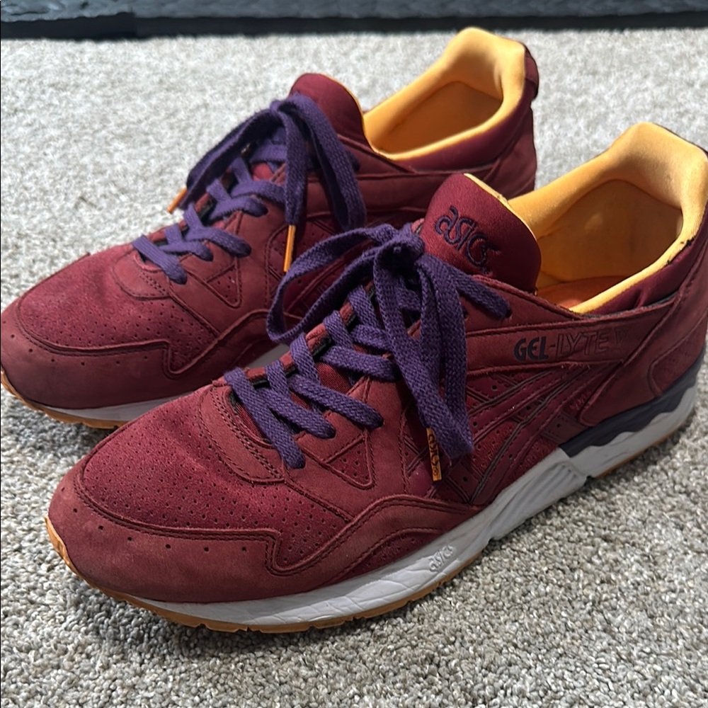 ASICS Gel-Lyte V Men's Burgundy Sneakers